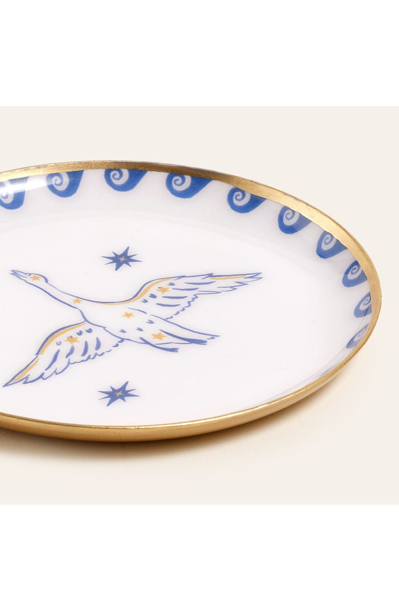 Zsa Zsa Zsu Agra Bird Patterned Round Metal Decorative Tray Set Of 4, Alternate, color, White