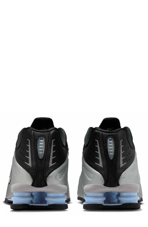 Nike Shox R4 Sneaker