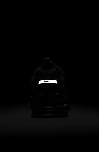 Zoom Vomero Roam Sneaker