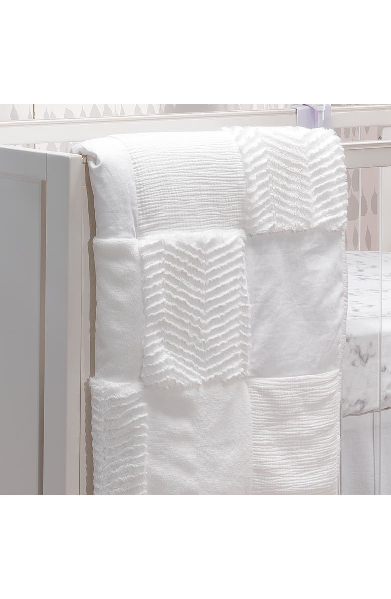 Lambs & Ivy Signature Luxury Textured Patchwork Crib/Toddler Quilt, Alternate, color, White