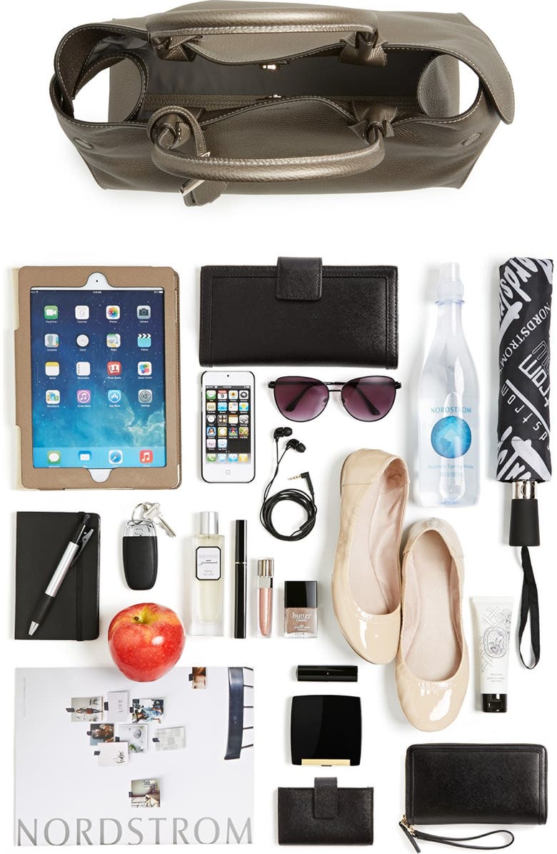 Tod's , Alternate, color,