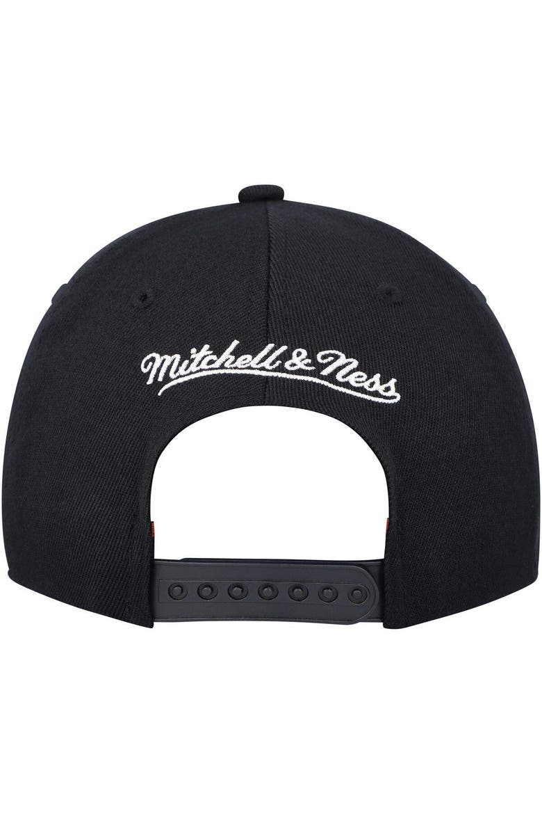 Men's Mitchell & Ness Black Toronto Raptors MVP Team Script 2.0 Stretch Snapback Hat, Alternate, color, Black