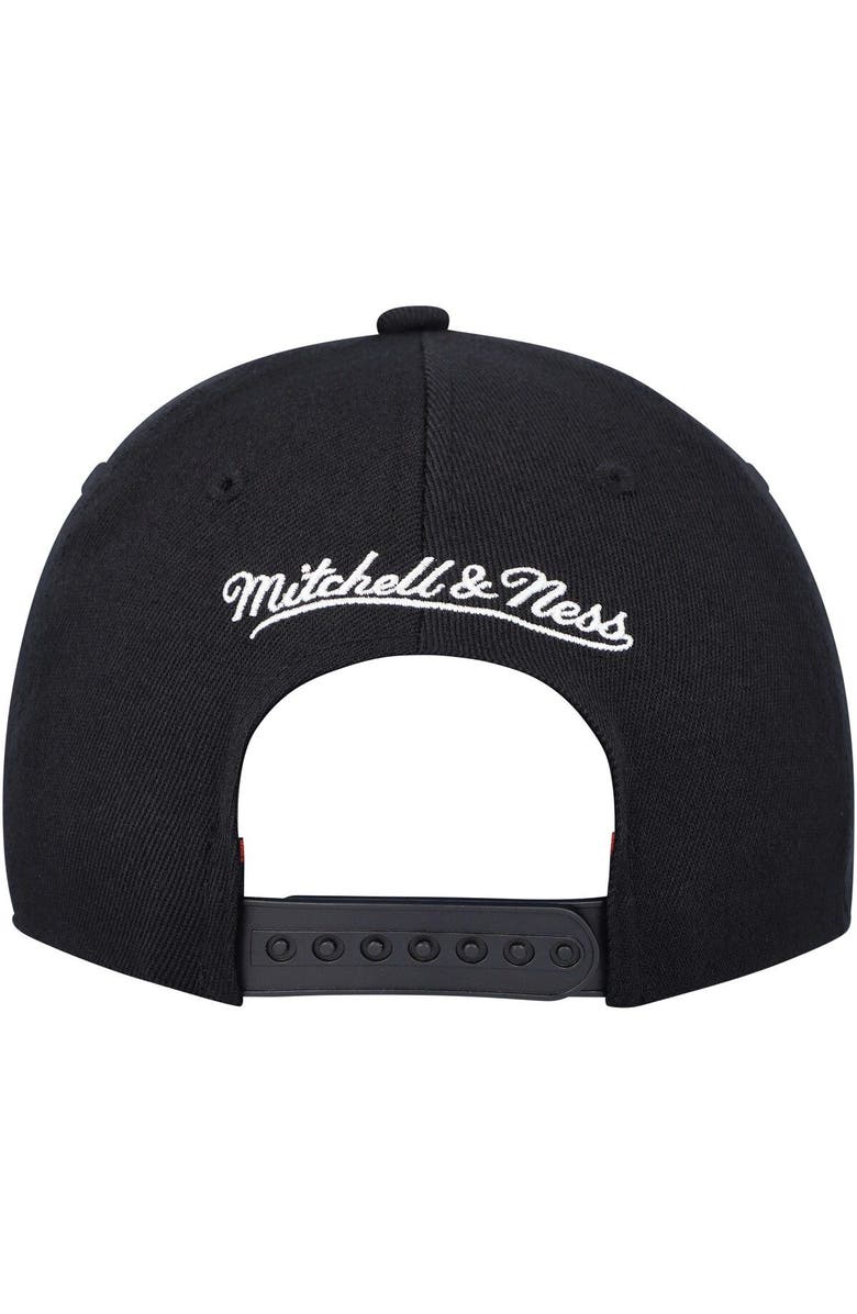 Mitchell & Ness Men's Mitchell & Ness Black Toronto Raptors MVP Team Script 2.0 Stretch Snapback Hat, Alternate, color, Black