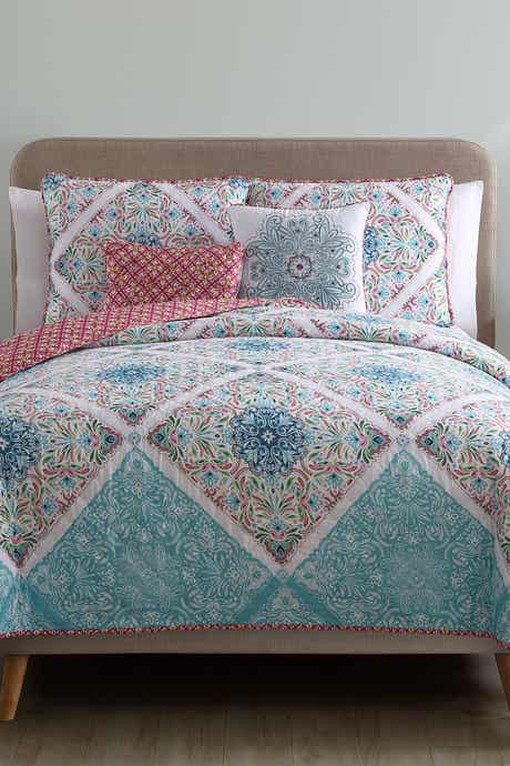 VCNY HOME Windsor Reversible Medallion Quilt Set - Queen
