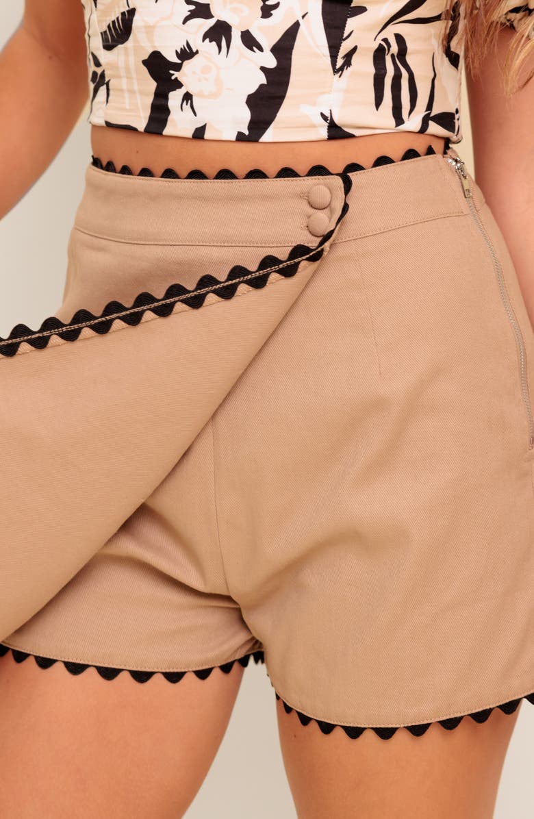 FLYING TOMATO Scallop Trim Skirt, Alternate, color, Taupe Black