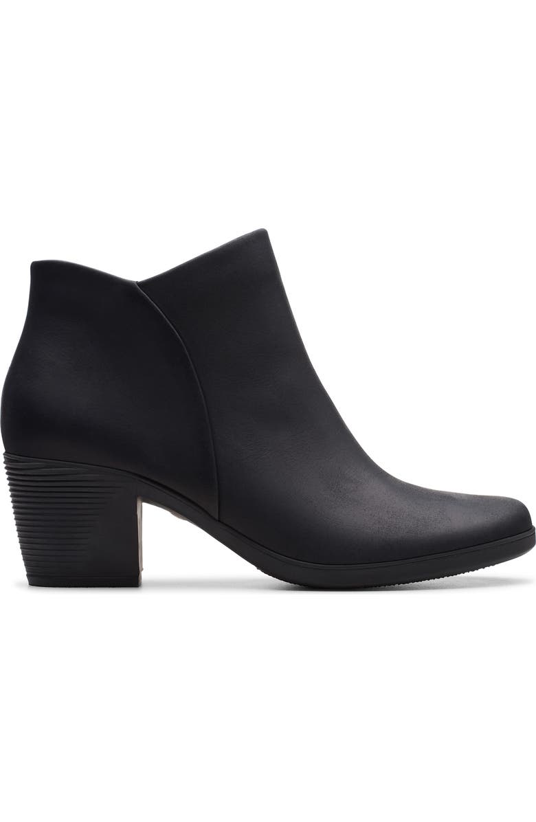 Clarks<sup>®</sup> Un Lindel Bootie, Alternate, color,