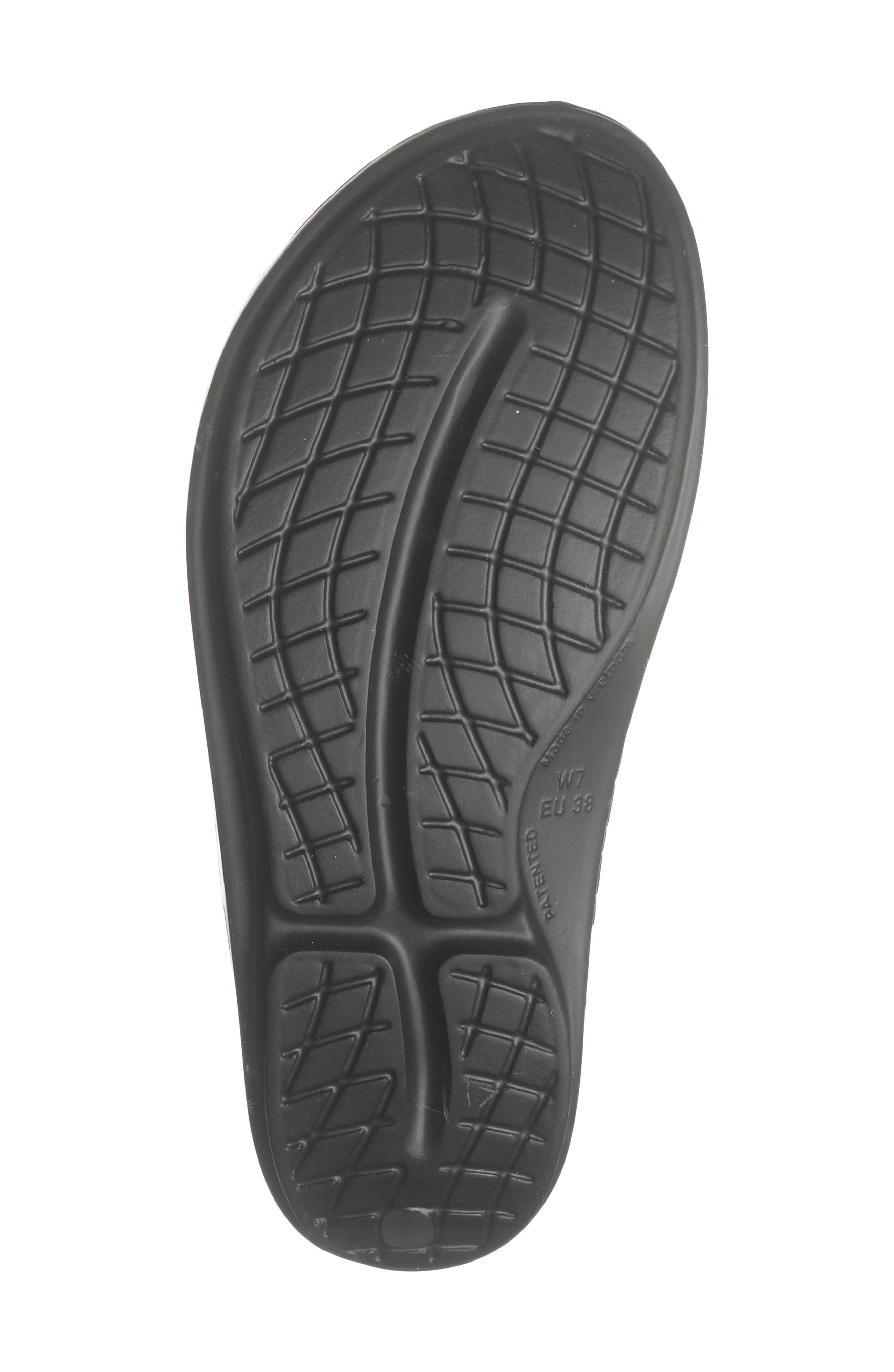 Oofos Oolala Luxe Flip Flop Sandal, Alternate, color, Black/ Frost