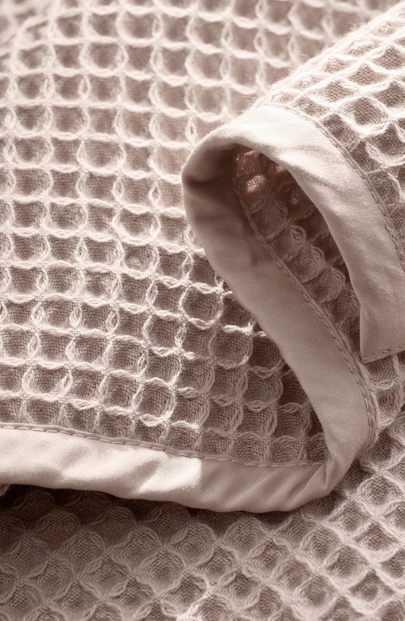 Boll & Branch Waffle Blanket - Thumbnail 3