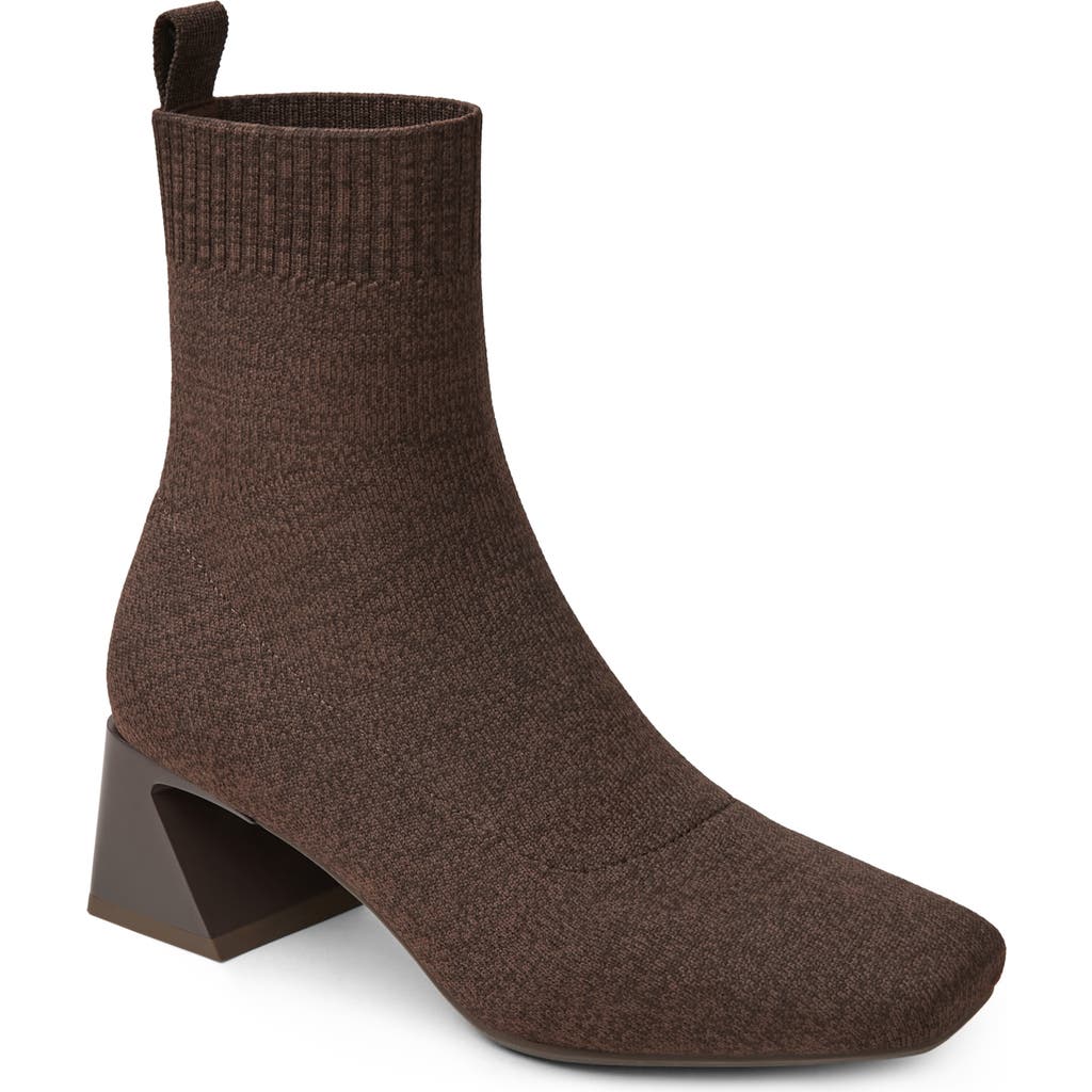 VIVAIA Regina Pro Bootie in Dk. Chocolate