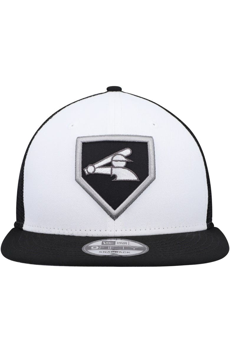 New Era Men's New Era White/Black Chicago White Sox 2022 Clubhouse Trucker 9FIFTY Snapback Hat, Alternate, color, 