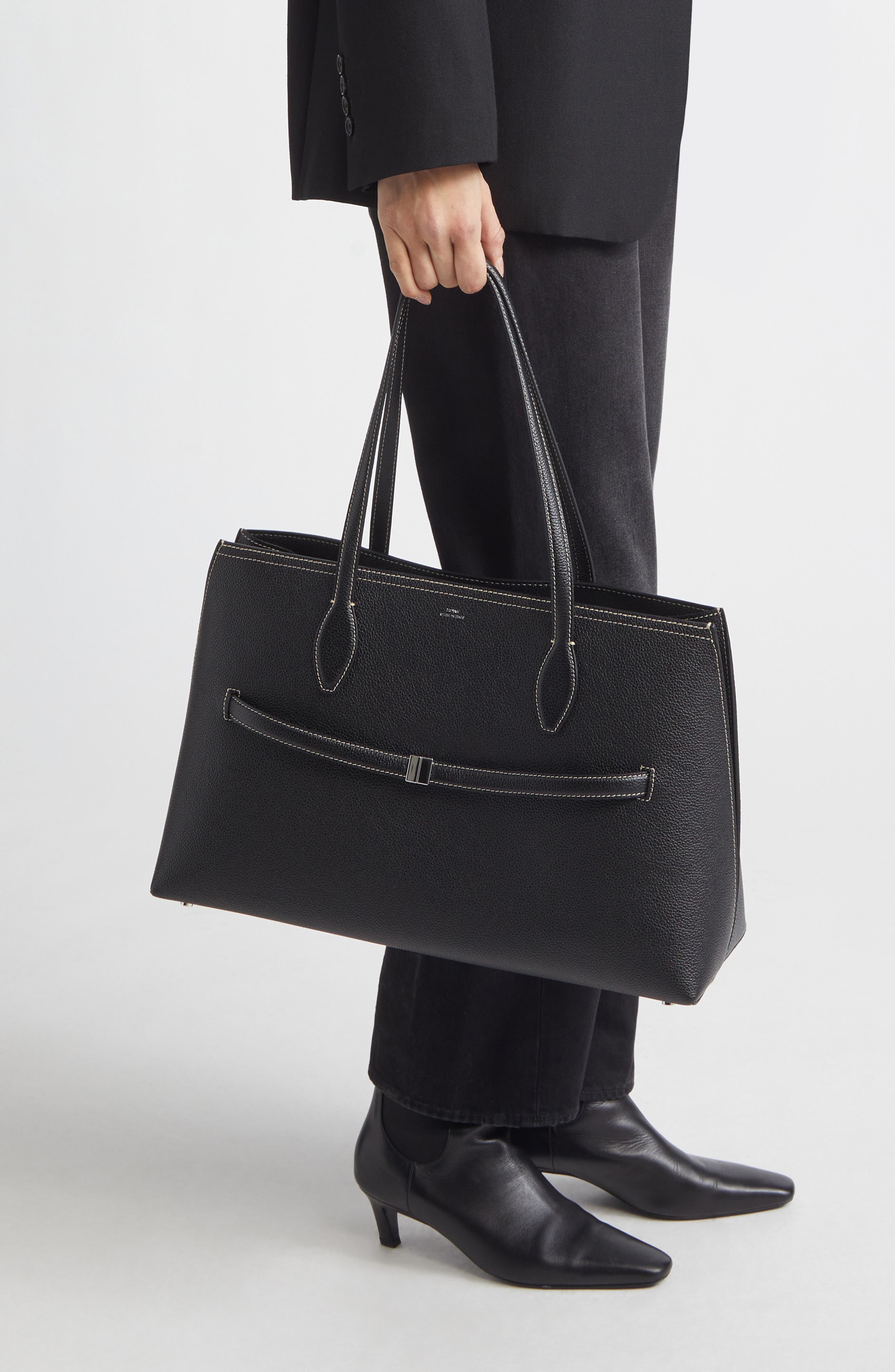 TOTEME Lounge Belted Leather Tote, Alternate, color, Black