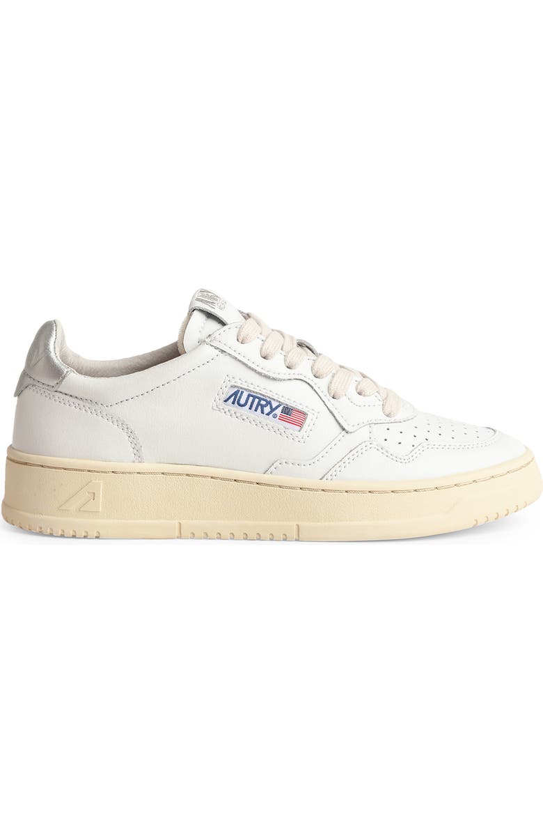 AUTRY Medalist Low Sneaker, Alternate, color, Wht/Sil