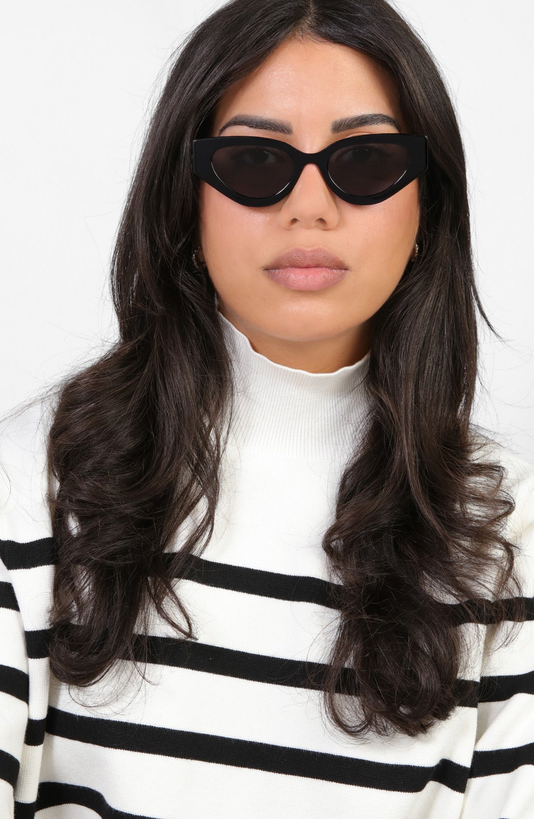 Illesteva Mary Lou Sunglasses, Alternate, color, Black / Grey