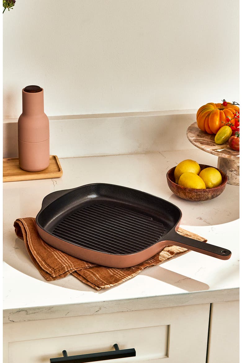 10.5-Inch Enameled Cast Iron Grill Pan, Alternate, color, CHARCOAL