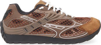 Orbit Low Top Sneaker