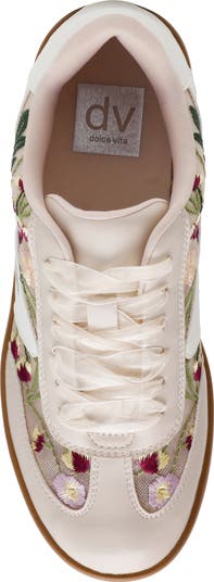 Voyage Sneaker