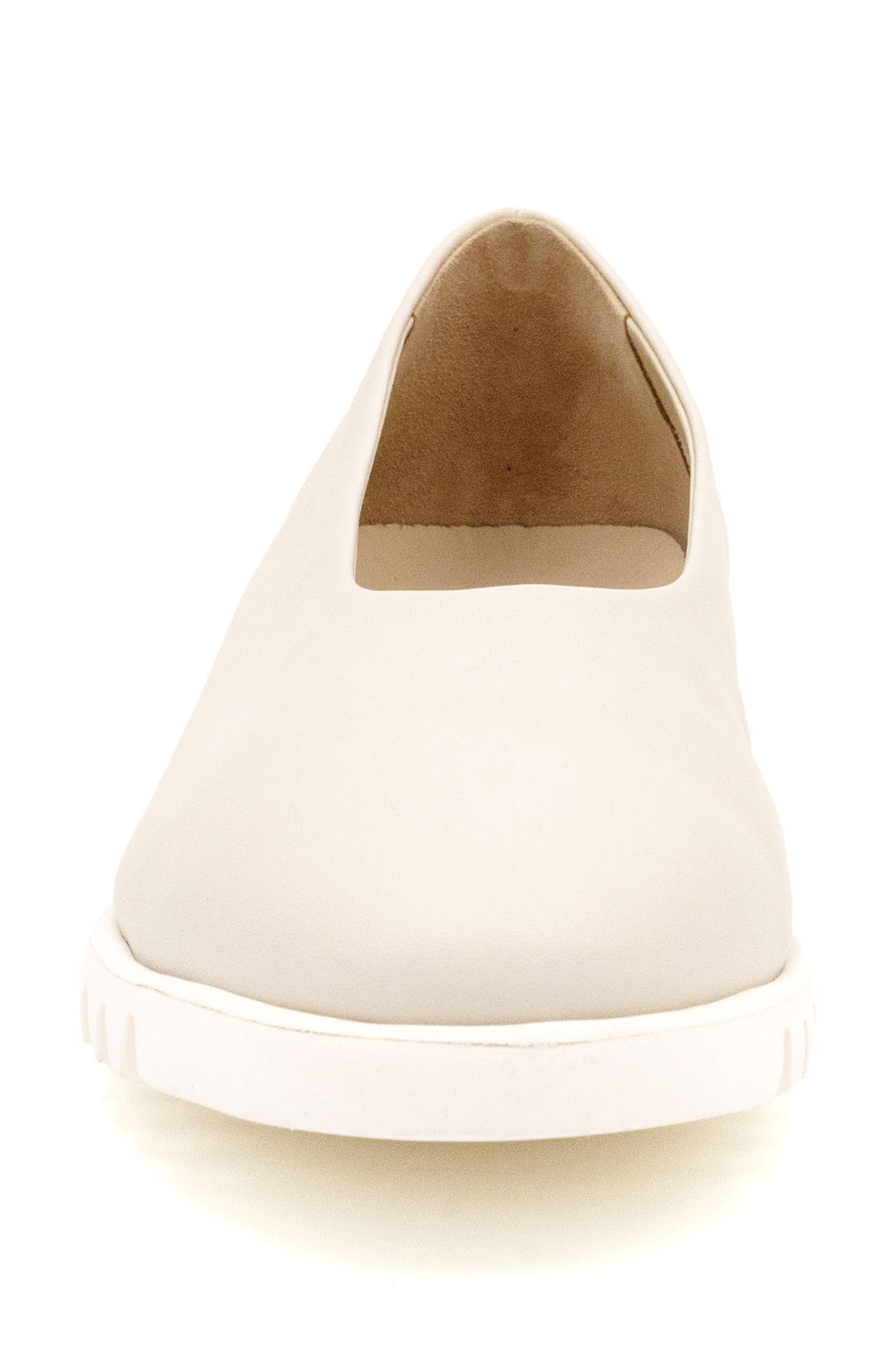 Amalfi by Rangoni Estate Flat, Alternate, color, Off White Vaport