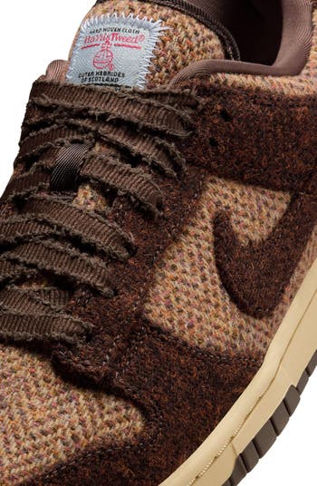 Dunk Low QS Basketball Sneaker