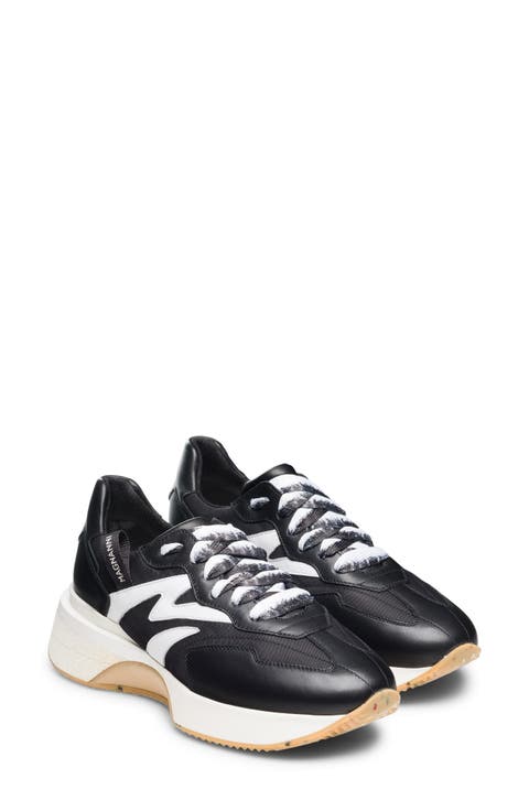 Mila Sneaker