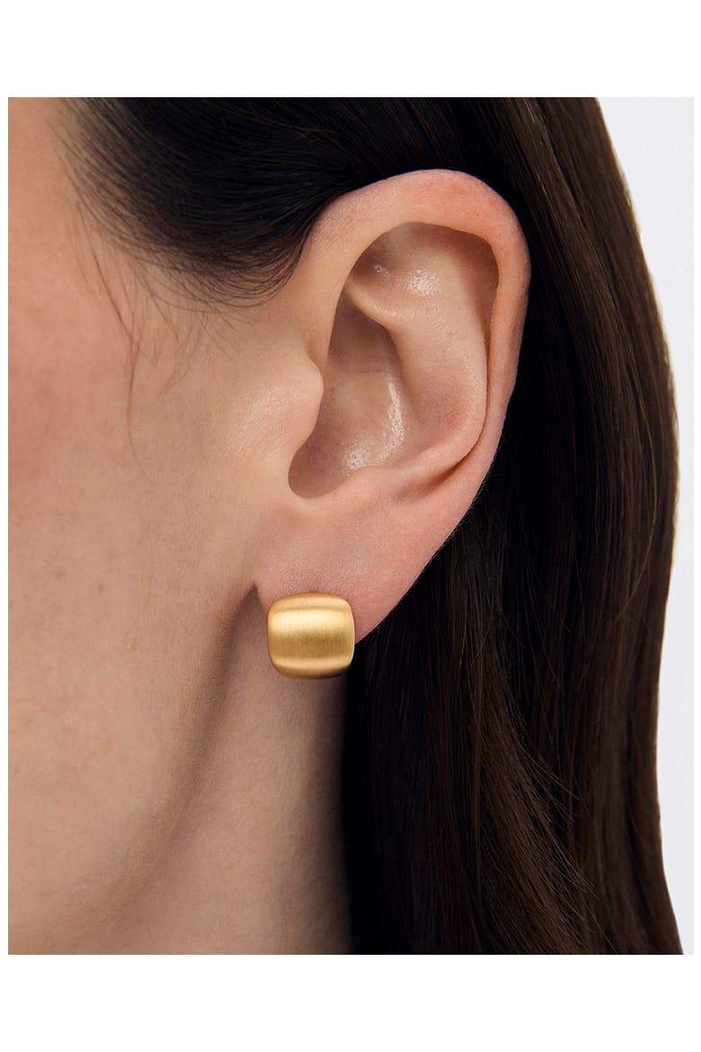 Montecito Huggie Hoop Earrings, Alternate, color, GOLD