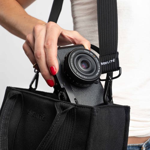 Brevitē Brevite The Anywhere Camera Tote In Black