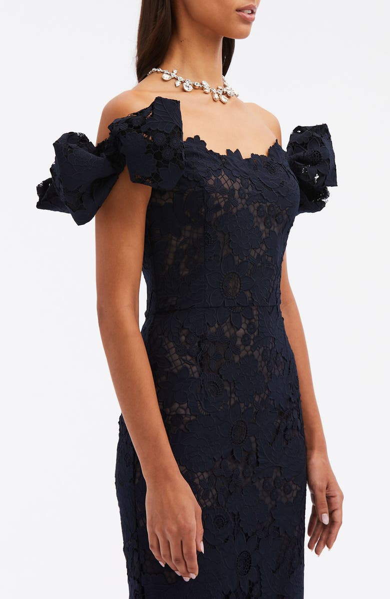 Oscar de la Renta Botanical Off the Shoulder Guipure Lace Gown with Train, Alternate, color, 