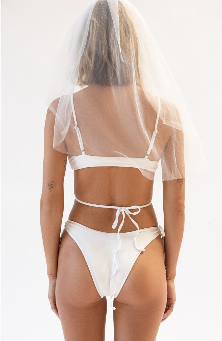 Dippin Daisys Elegance Bandeau Bikini Top, Alternate, color, Cloud