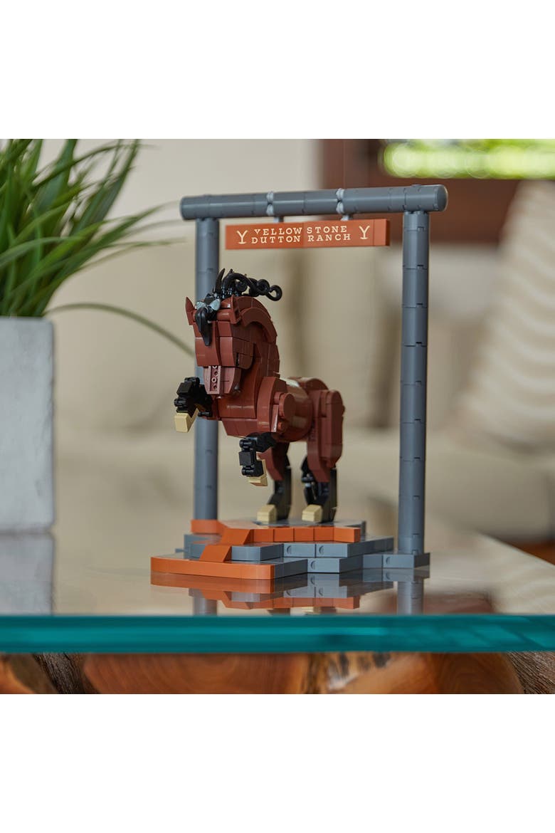 Yellowstone Stallion Horse Building Set, Alternate, color, Yellow