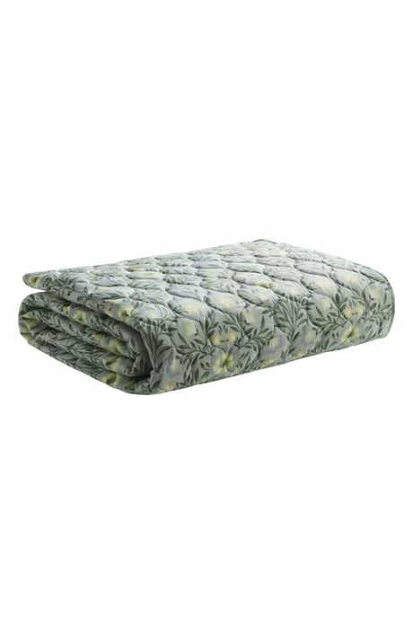 VCNY HOME Whisper 3-Piece Quilt Set