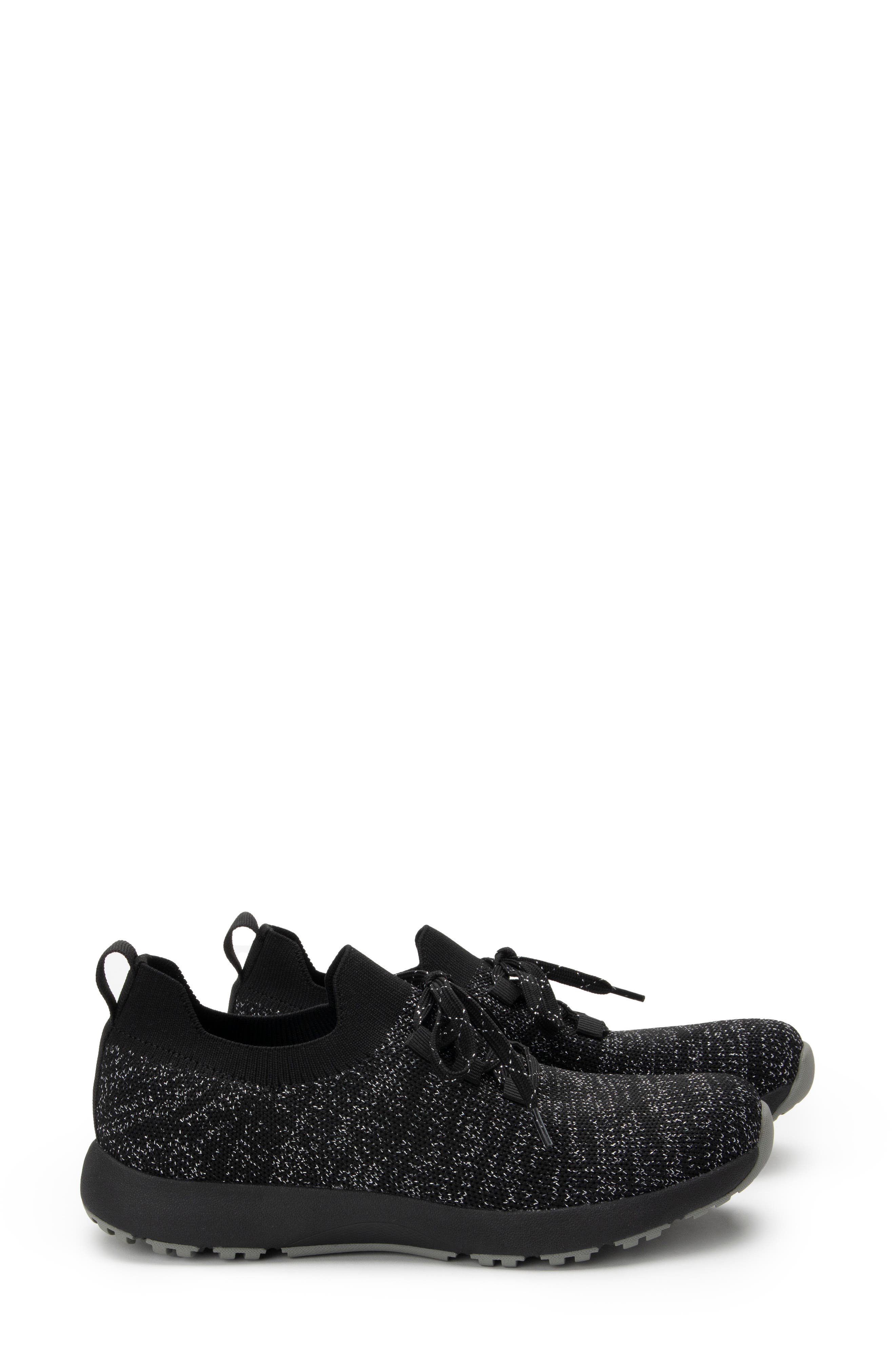 TRAQ by Alegria Alegria Froliq Water Resistant Knit Sneaker, Main, color, 