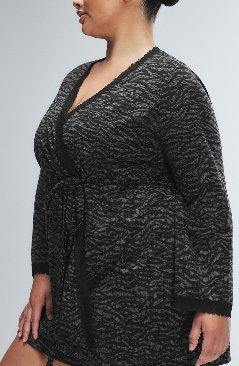 SAVAGE X FENTY Snug Hug Short Robe, Alternate, color, Black Caviar Tiger Stripe Text