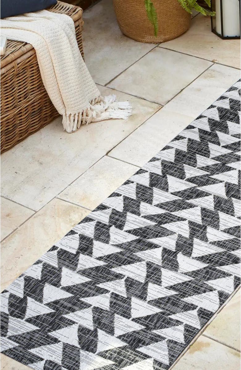JONATHAN Y Andratx Modern  Geometric Indoor/Outdoor Area Rug, Alternate, color, Black/Ivory