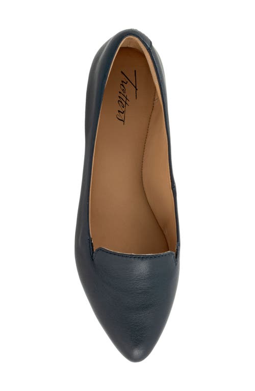 Trotters Harlowe Pointed Toe Flat In Navy
