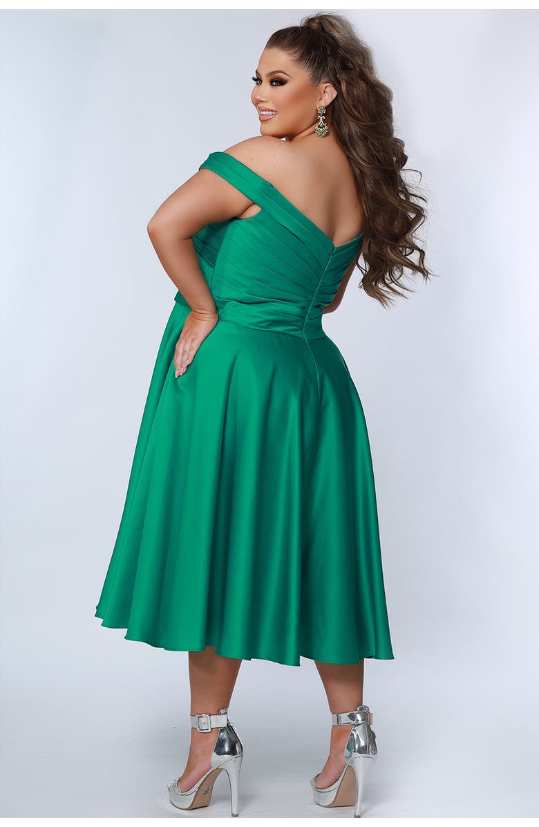 Celebrations by Sydney's Closet Off-The-Shoulder Pleated Plus Size Party Dress, Alternate, color, Emerald