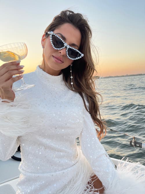 Untamed Petals Times Square Sunnies In Black