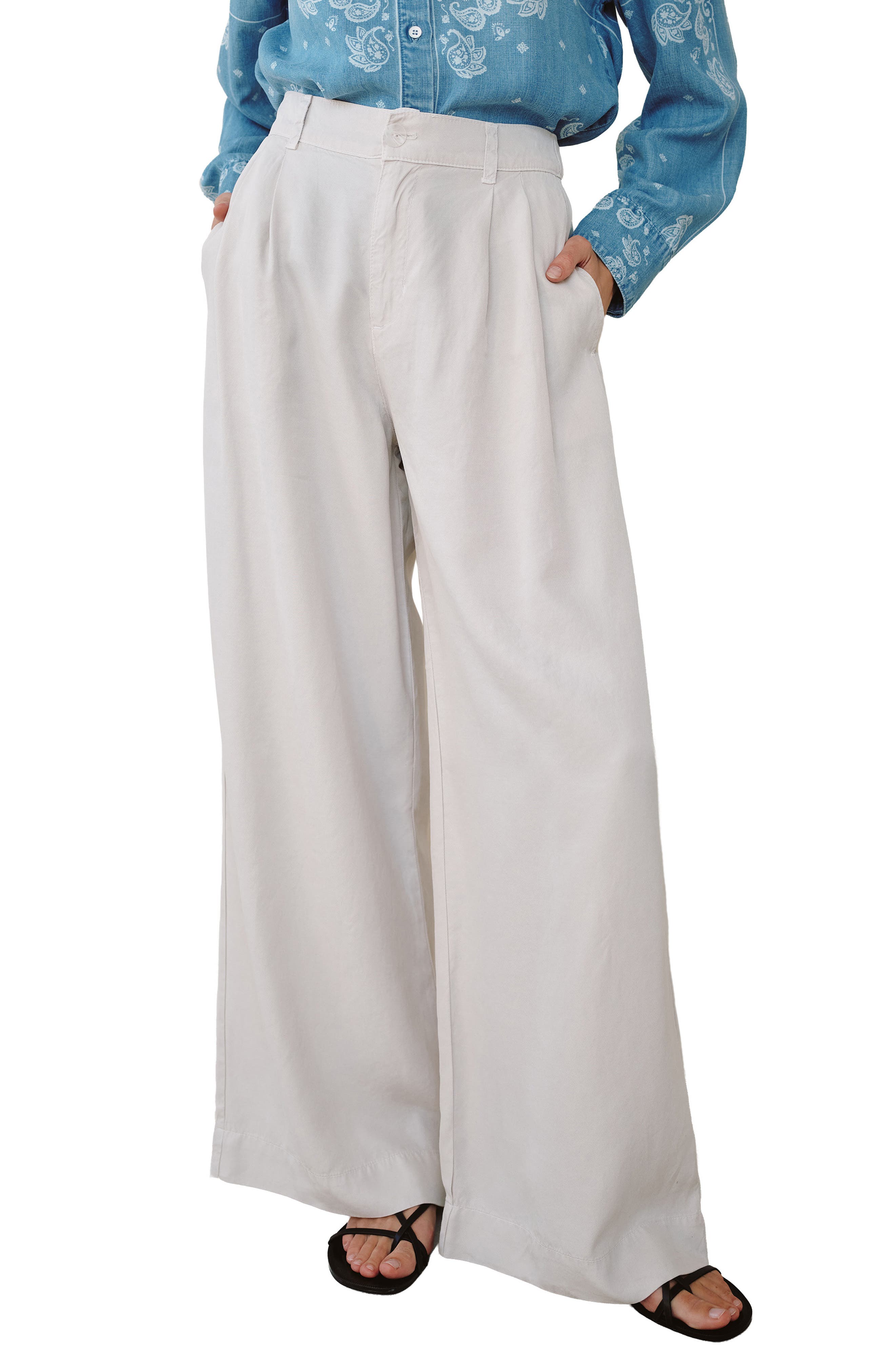 Pleated Super Wide Leg Pants