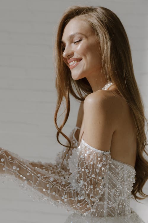 Untamed Petals Siena Sequin Gloves In White