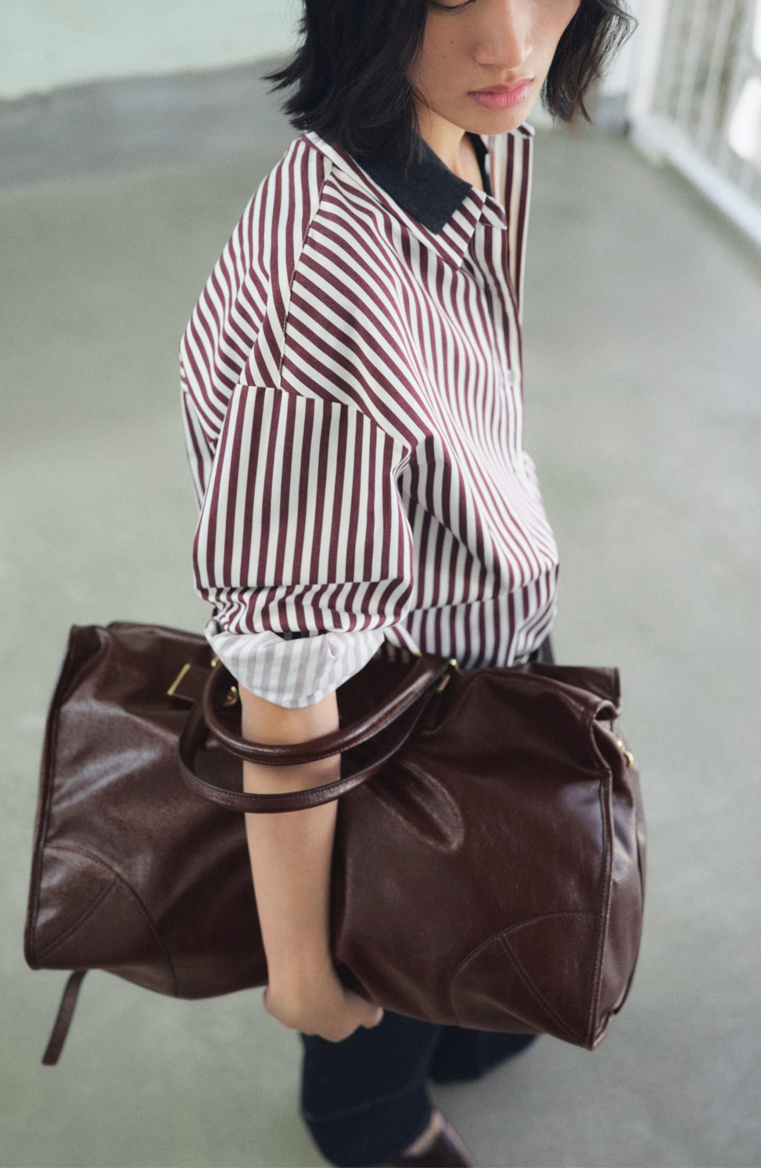 MANGO Shiny Finish Faux Leather Maxi Bag, Alternate, color, Chocolate