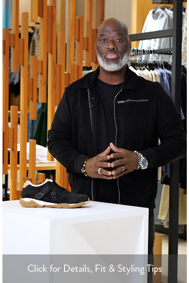 Walk Slim Gia Sneaker video