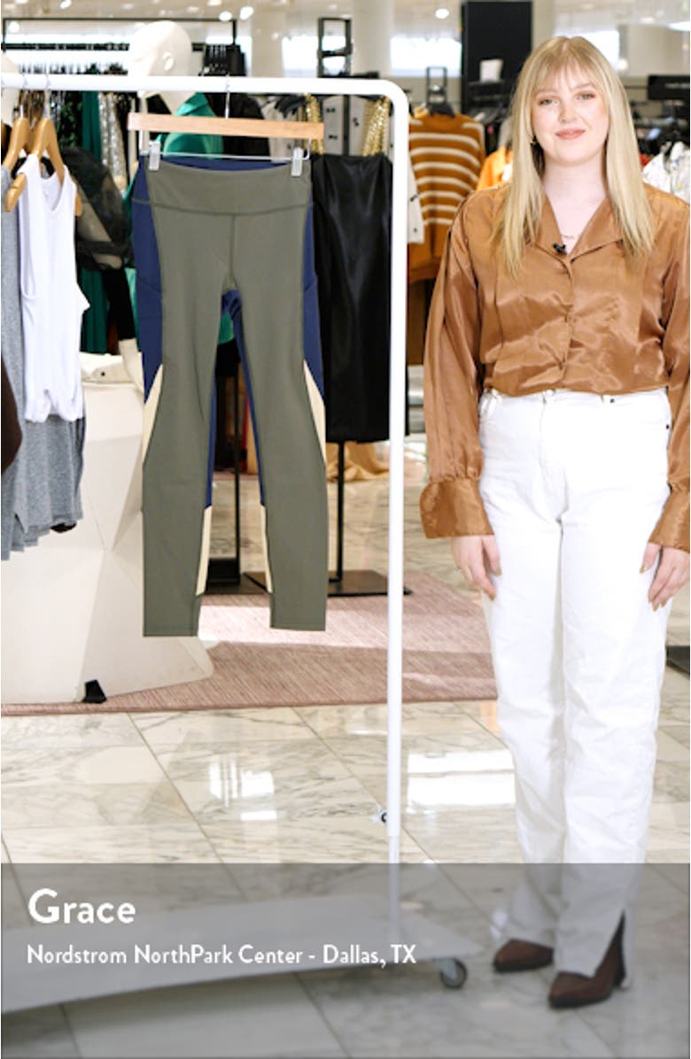 Zoom SuperForm 7/8 Leggings, sales video thumbnail