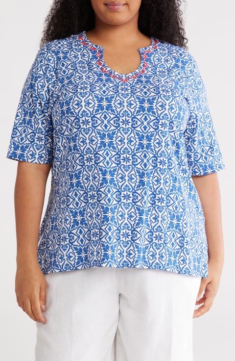 Medallion Print Split Neck T-Shirt (Plus)