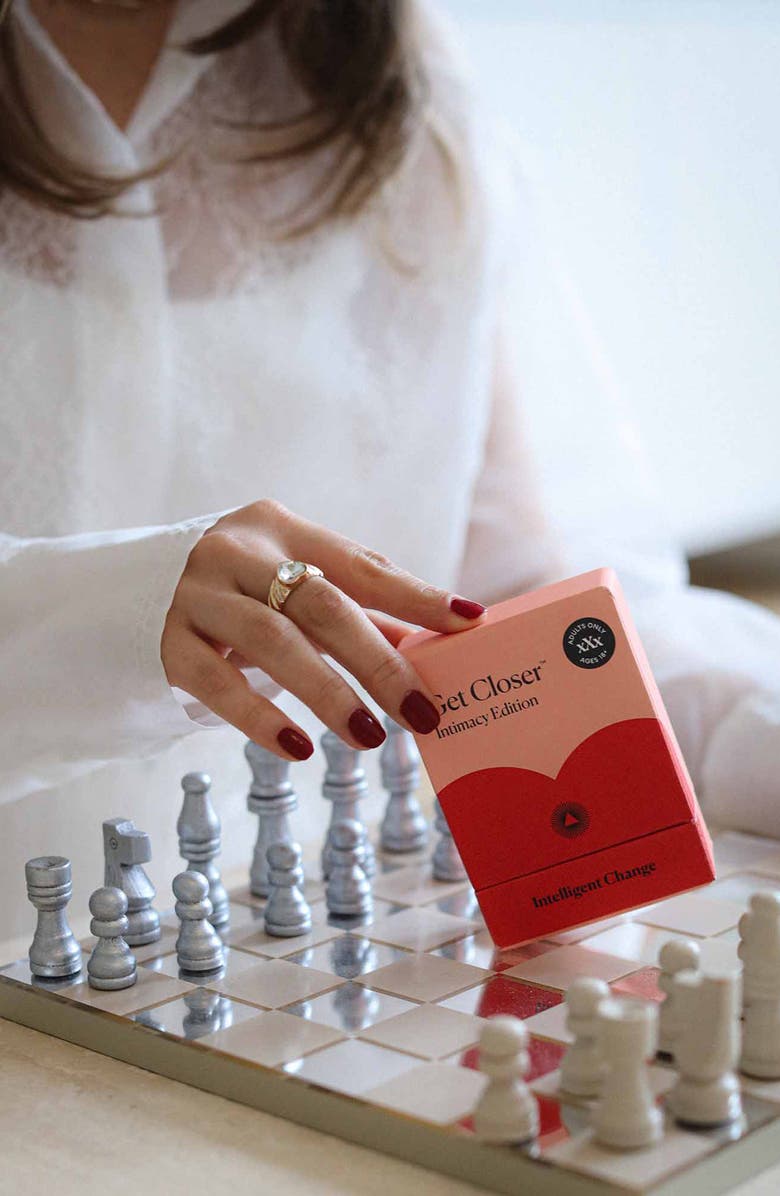 INTELLIGENT CHANGE Get Closer 18+ Intimacy Edition Card Game, Alternate, color, Pink