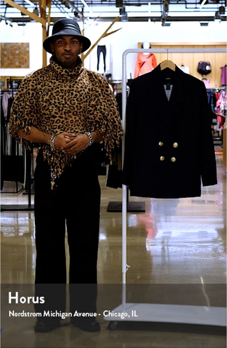 Oversize Blazer, sales video thumbnail