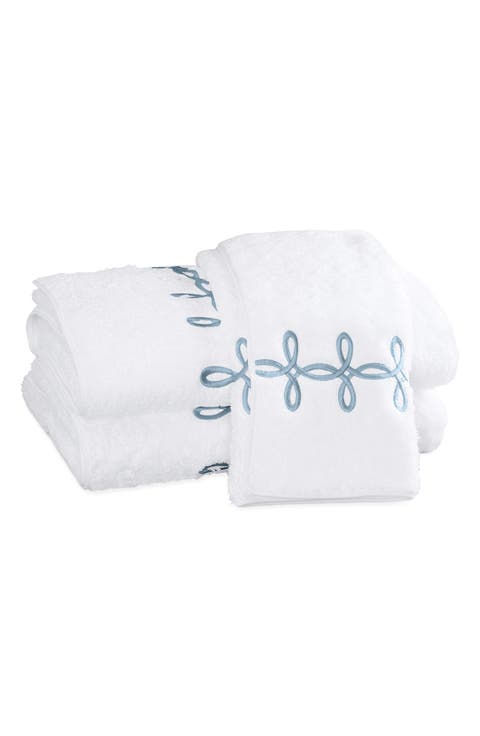 Gordian Knot Bath Towel