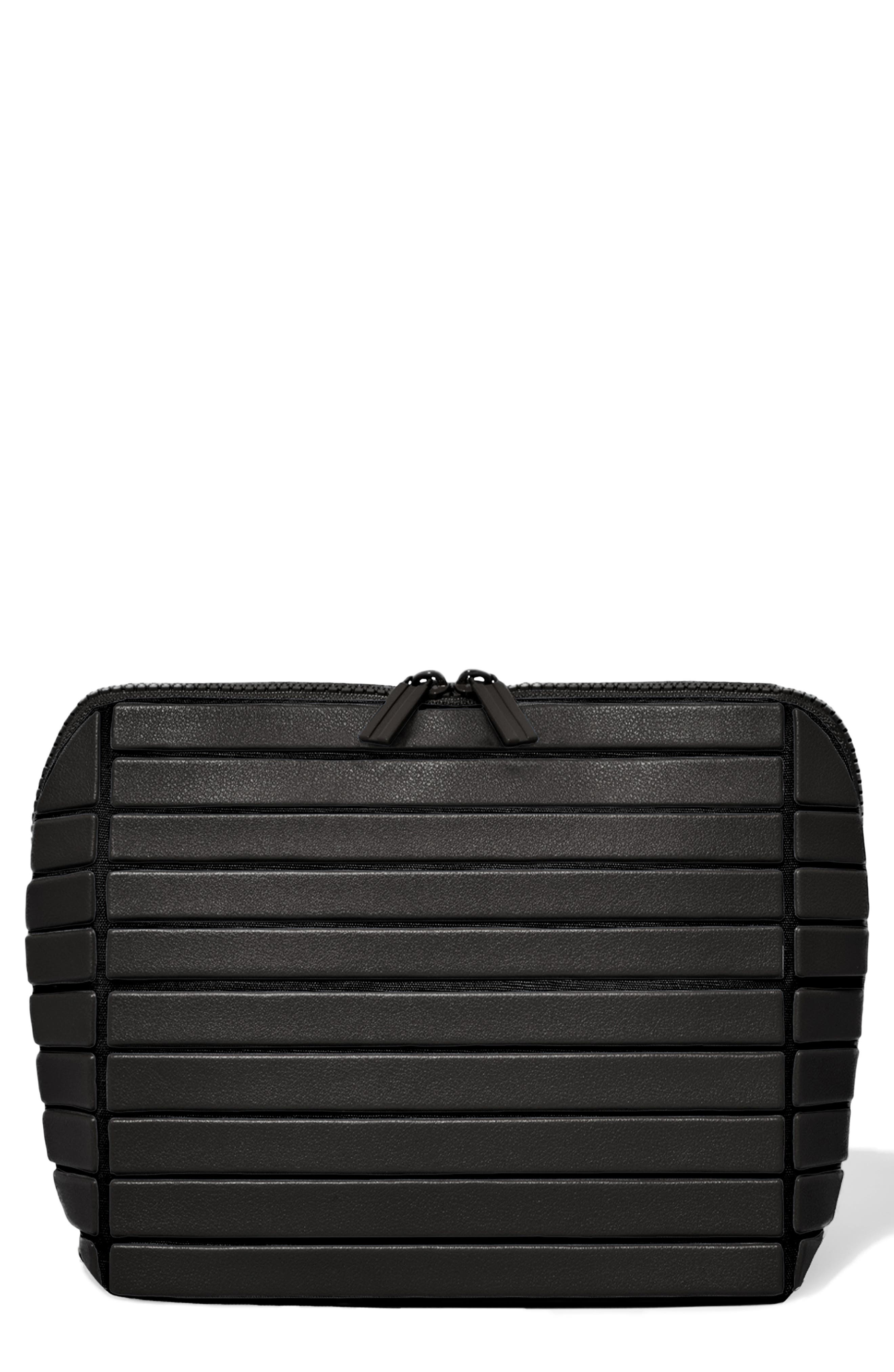 Parallelle The Medium Traveller Toiletry Kit in Onyx 