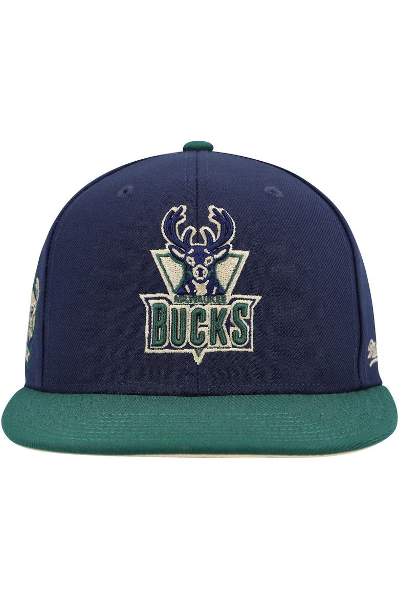 Men's Mitchell & Ness Navy/Green Milwaukee Bucks 30th Anniversary Hardwood Classics Grassland Fitted Hat, Alternate, color, Navy