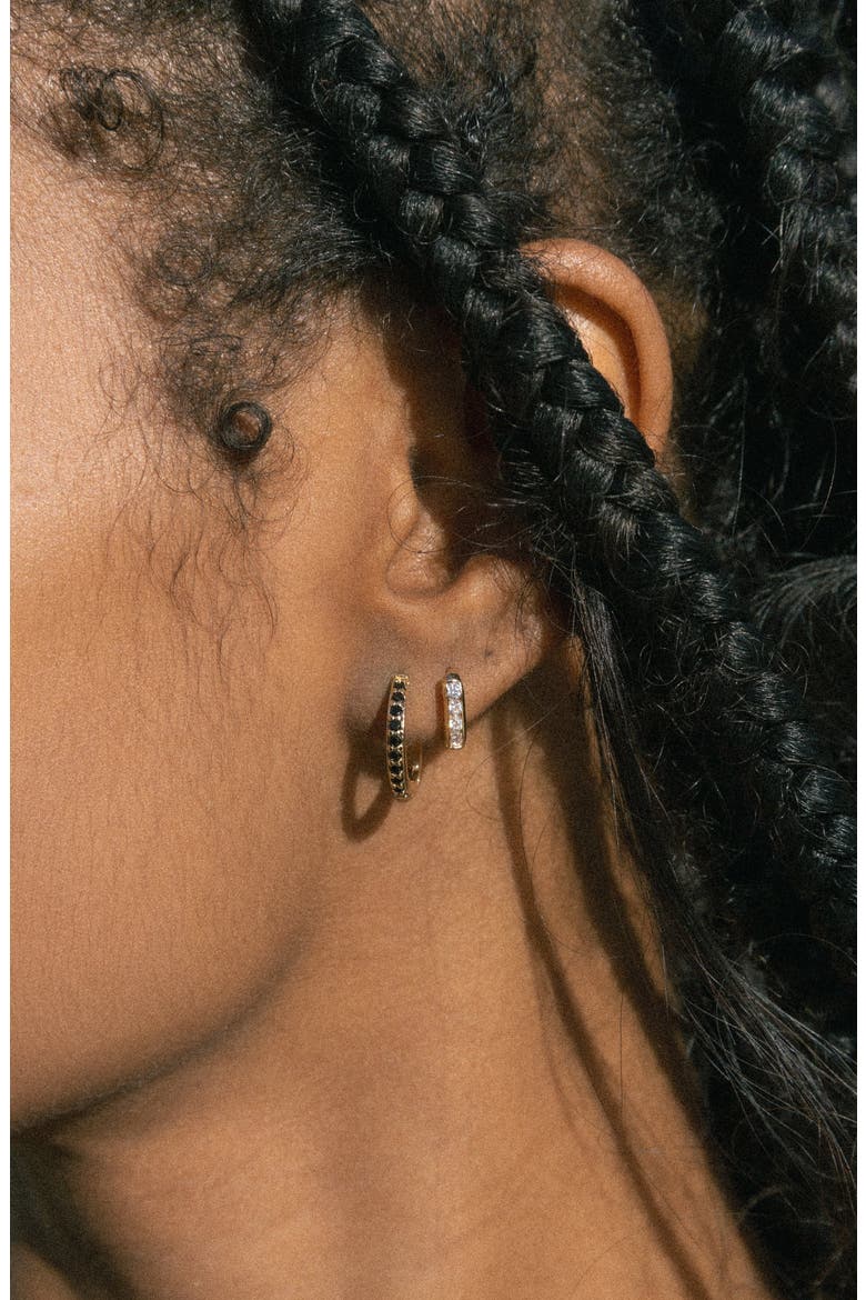 Noiré Cubic Zirconia Huggie Hoop Earrings, Alternate, color, GOLD