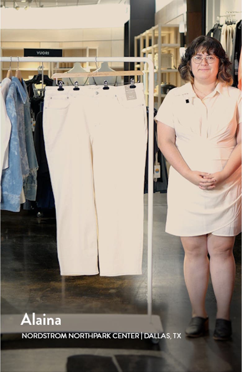 The Curvy '90s Straight Leg Jeans, sales video thumbnail