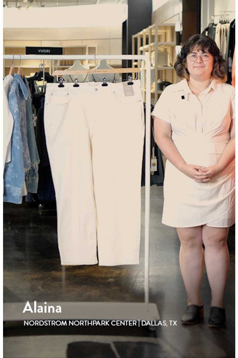 The Curvy '90s Straight Leg Jeans video
