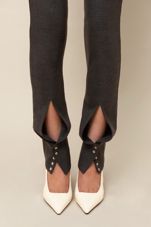 Contessa Mills Cora Slim-fitted Elegant Twill Trouser In Gray